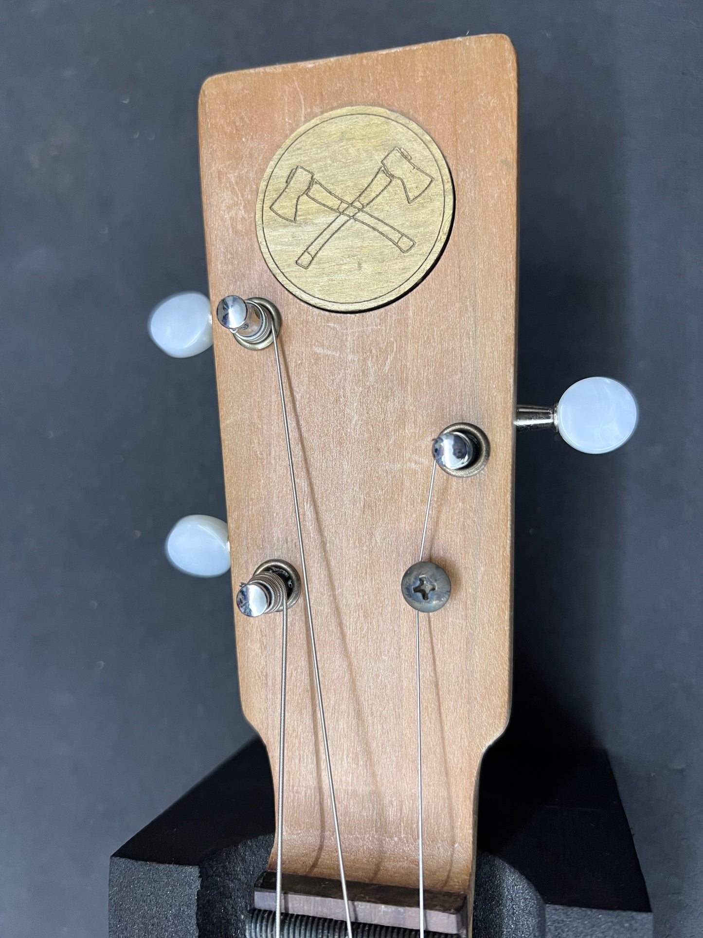 Cigar Box Guitar